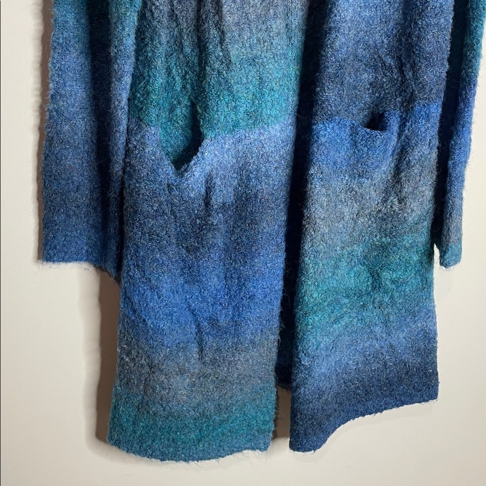 AEMI+CO | Women’s Blue Soft Fuzzy Ombre Longline Cardigan Size Large NWT - Picture 2 of 5